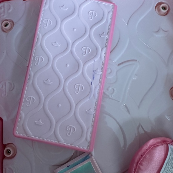 Disney princess pretend play luggage and purse - Picture 7 of 8